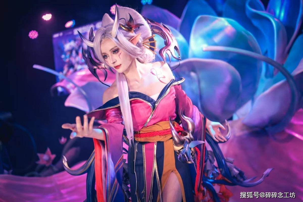 LOL生日会牌面，各女神COSER亲临现场！