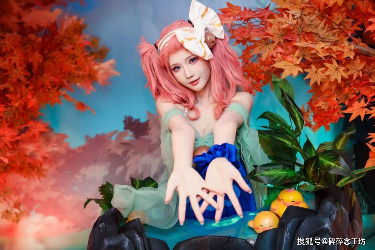 LOL生日会牌面，各女神COSER亲临现场！