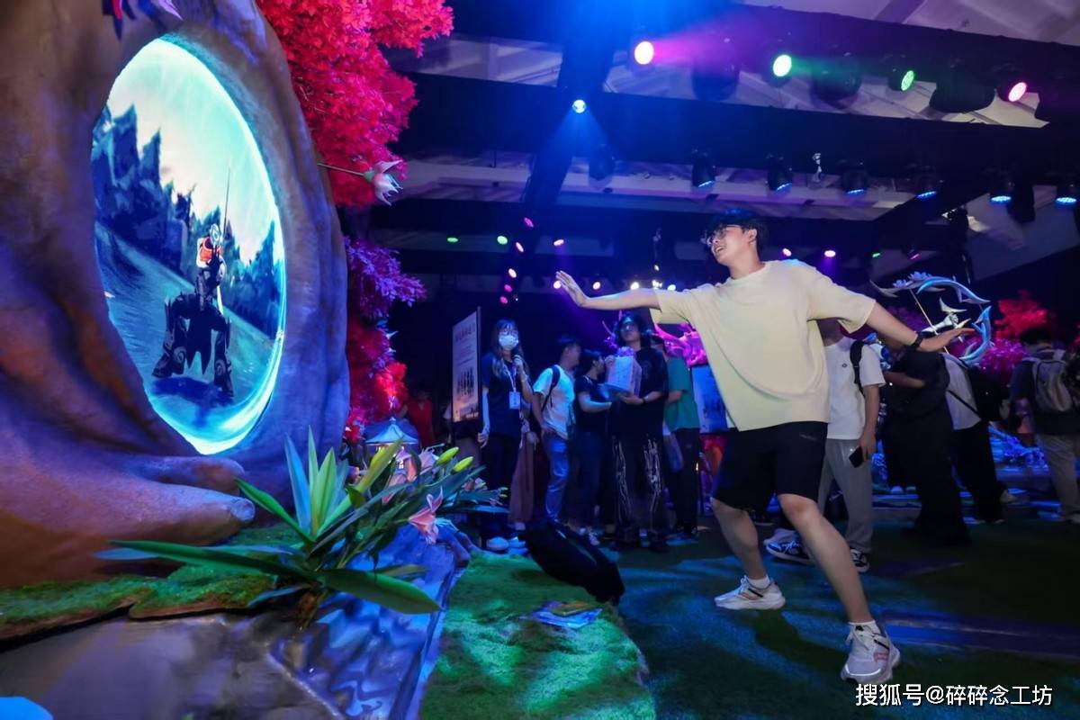 LOL生日会牌面，各女神COSER亲临现场！