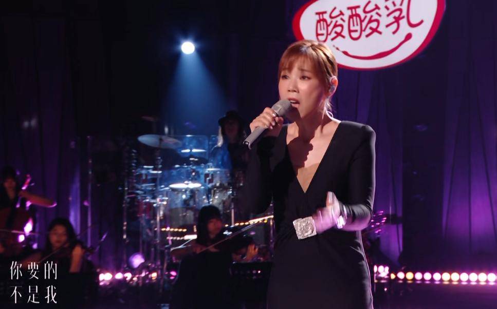 歌手2025震撼来袭,李佳薇天后现场唱响,收音效果无可挑剔