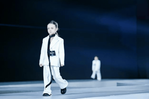 这！就是超模全球总决赛 全球人气季军—嘉思敏！