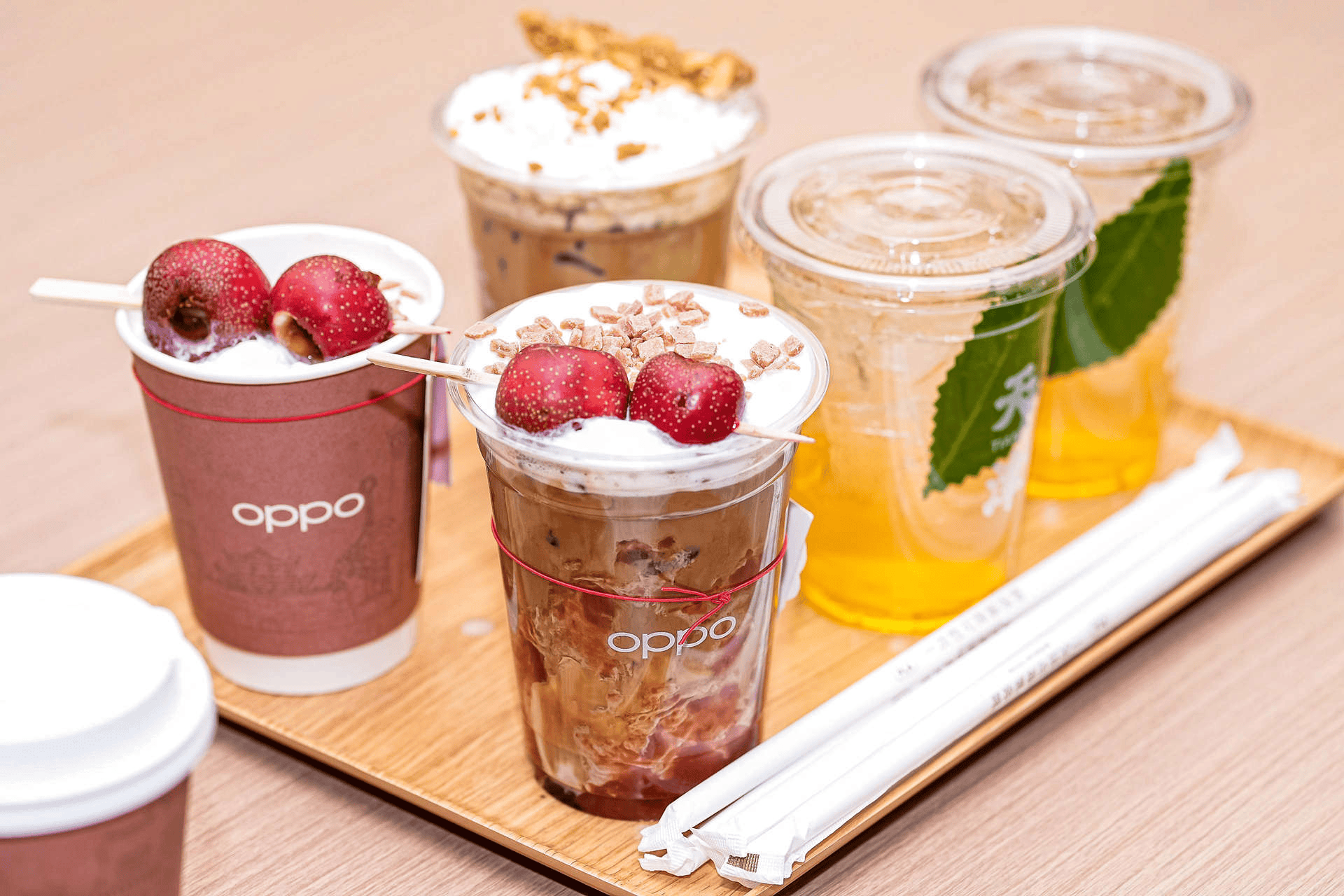 百年帽庄 × 电竞光影：OPPO｜一加天津旗舰店到底有多会玩？