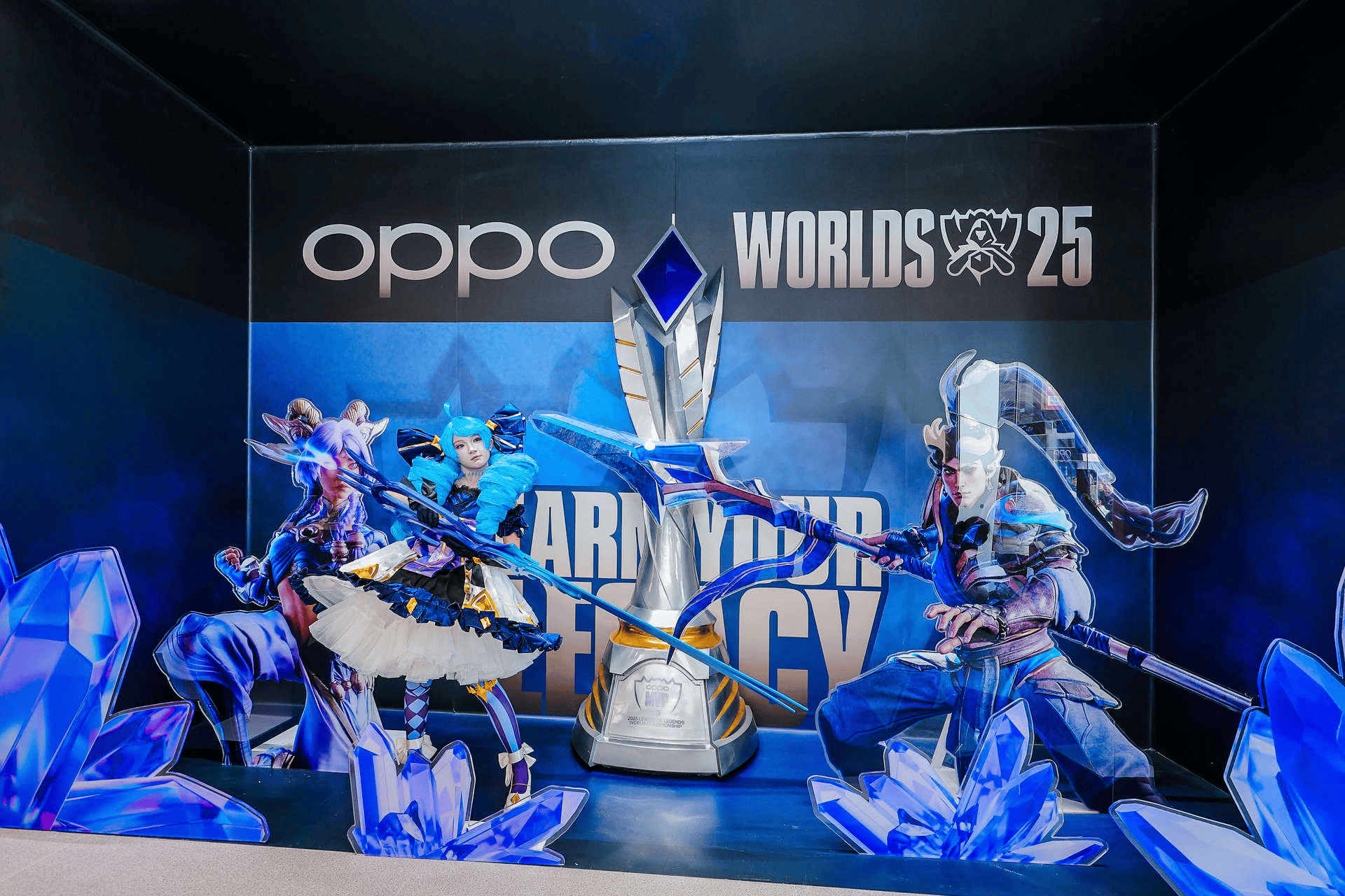 百年帽庄 × 电竞光影：OPPO｜一加天津旗舰店到底有多会玩？