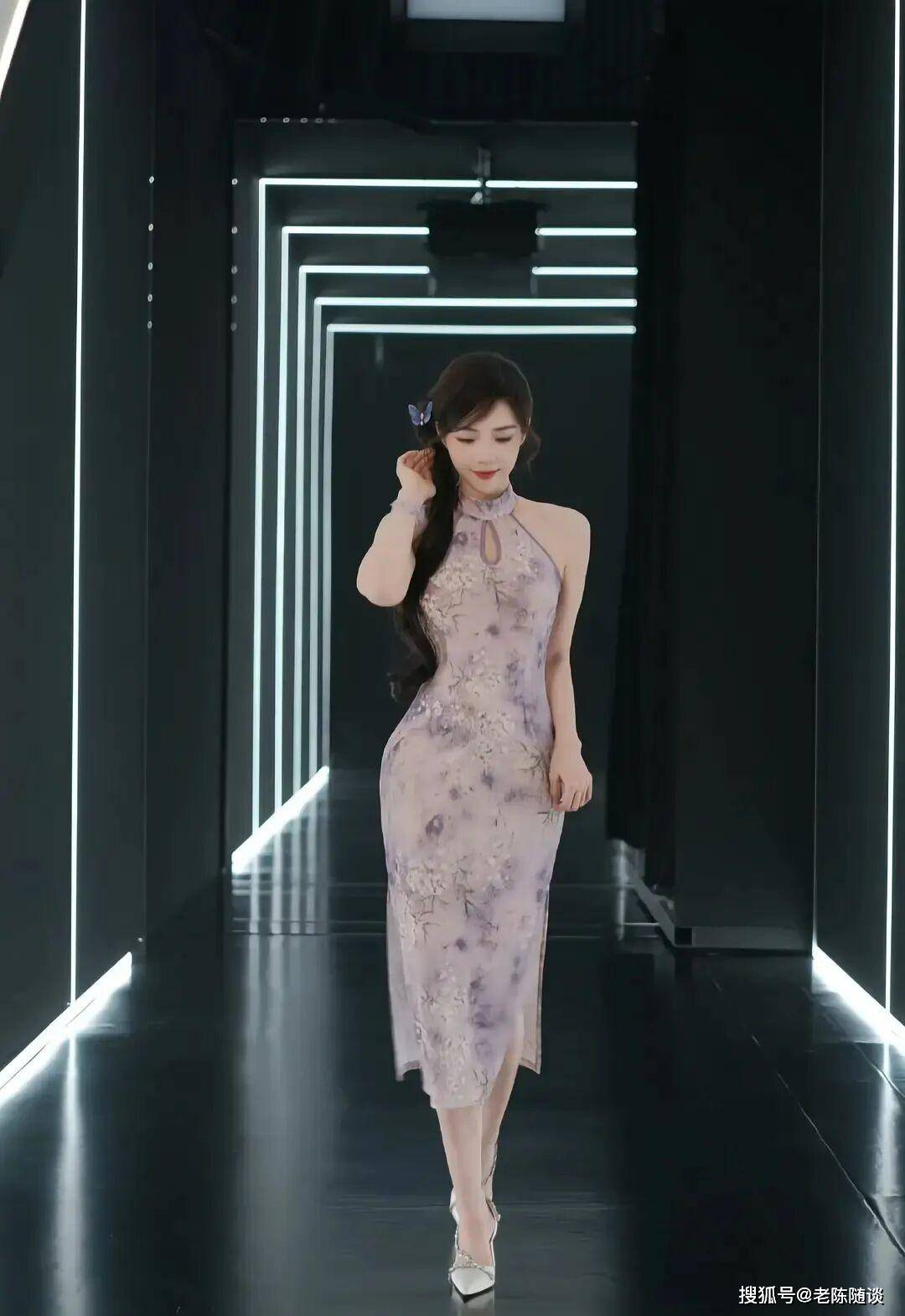 余霜，先天旗袍美体女人