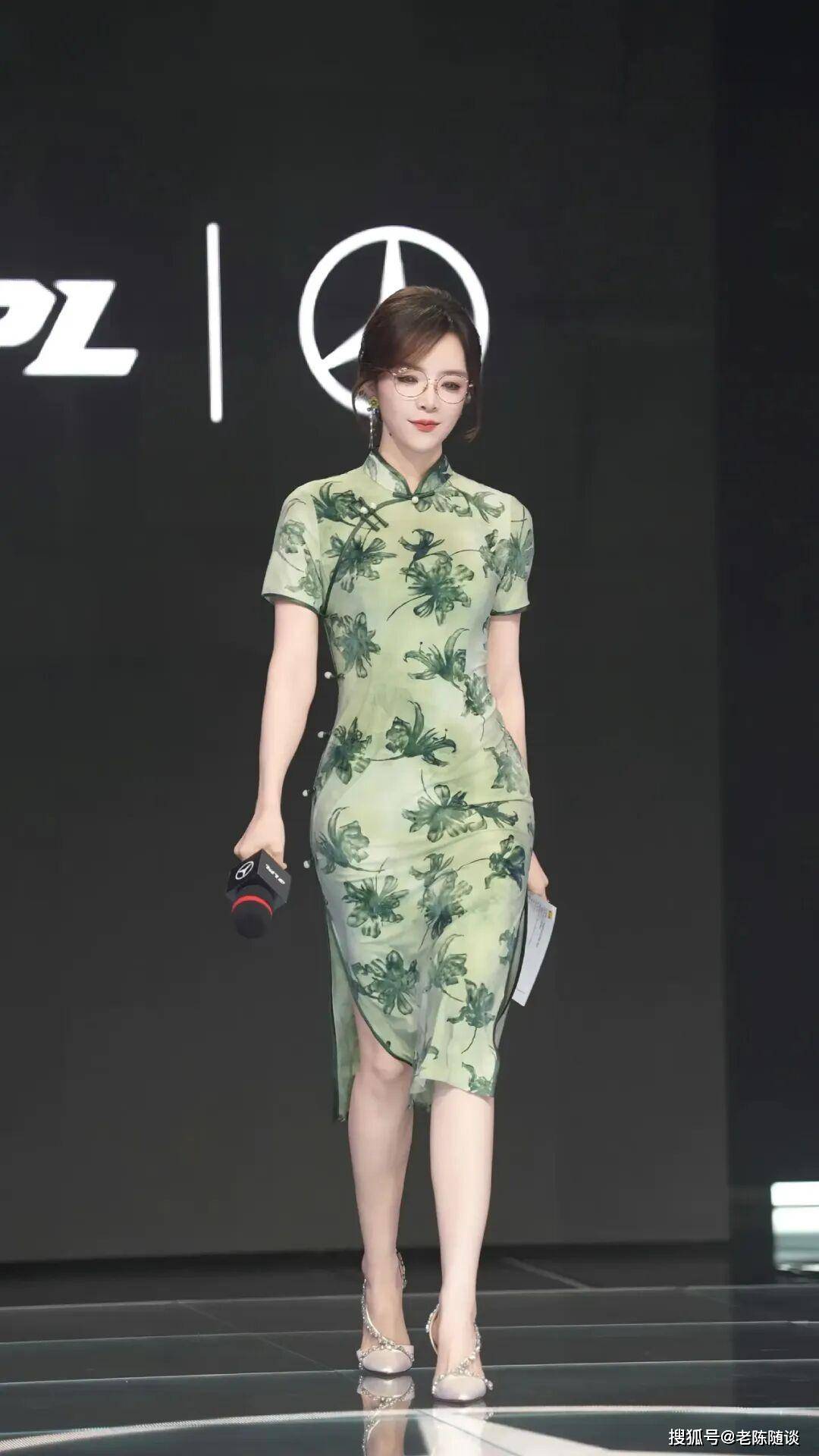 余霜，先天旗袍美体女人