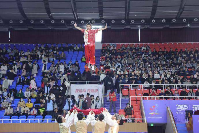 河南省女排城市联赛八强赛收官 郑州队顺利挺进总决赛